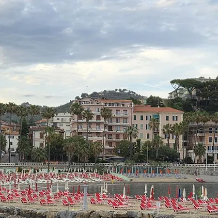 Sea Loft 80m Dal Mare Nel Centro Storico إمبيريا