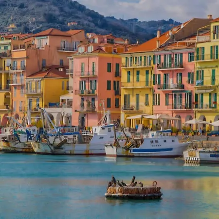 Sea Loft 80m Dal Mare Nel Centro Storico Imperia